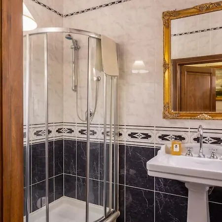 Villa Eugenia Tuscany With Private Pool, Sauna & Gym *
